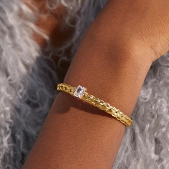 New Unique 18K Gold Woven Zircon Cuff Bracelet - Picture 8 of 13